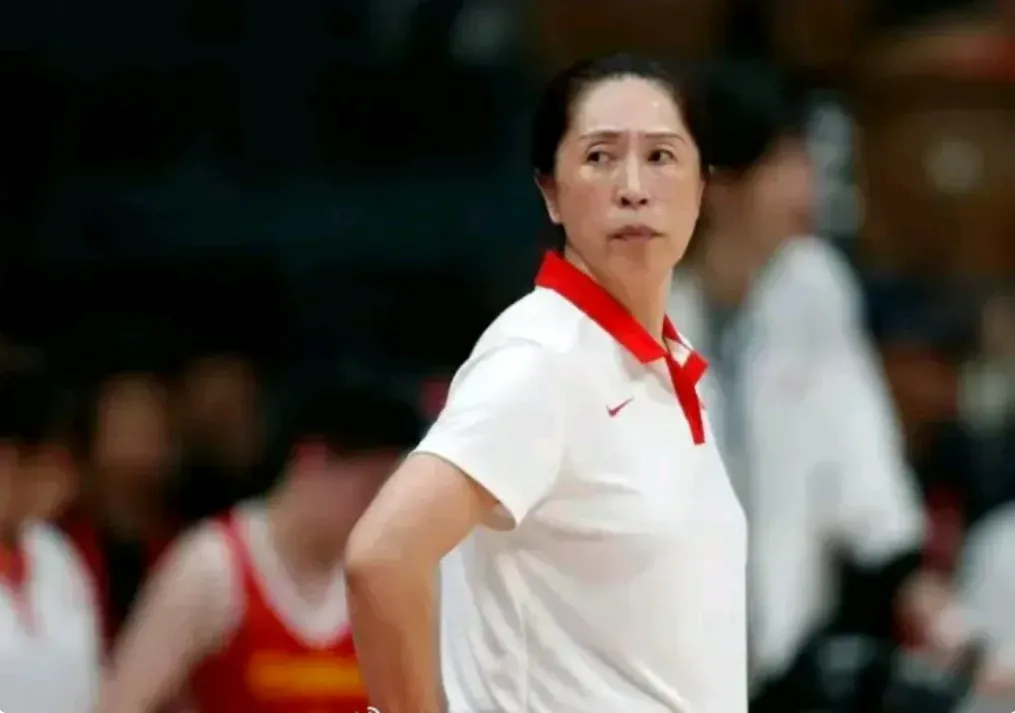 亚云体育-赛前尼斯调整名单以备德甲，扳平良机环节打磨，质疑声仍在，临场指挥获称赞的简单介绍